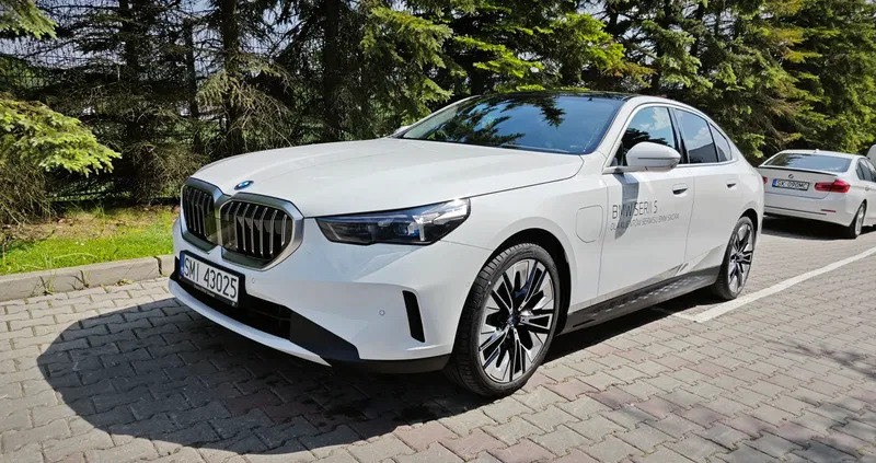 samochody osobowe BMW Seria 5 cena 289900 przebieg: 14000, rok produkcji 2023 z Mikołów